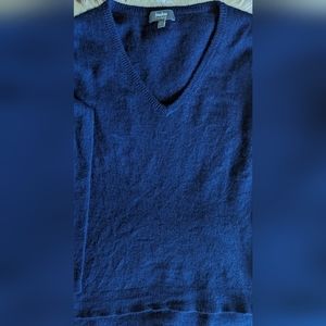 EUC Neiman Marcus navy 100% cashmere V neck pullover side slits long sleeve